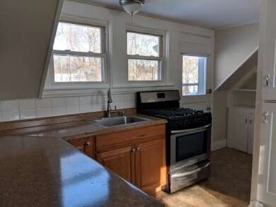 173 E Union St unit 173, Ashland, MA 01721 - photo 2