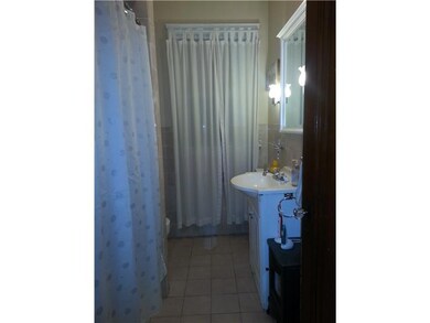 98 Wainwright St, Providence, RI 02908 - photo 7