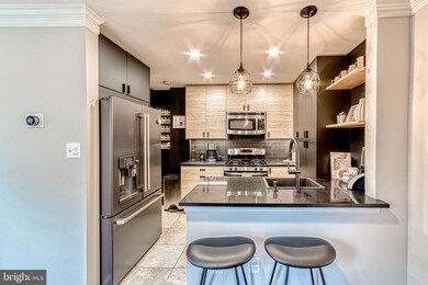 5637 Fenwick Dr, Alexandria, VA 22303 - photo 3