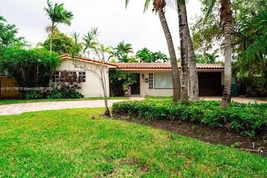 220 Buttonwood Dr, Key Biscayne, FL 33149 - photo 2