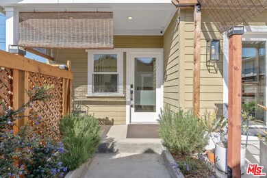 4611 W 17th St, Los Angeles, CA 90019 - photo 7