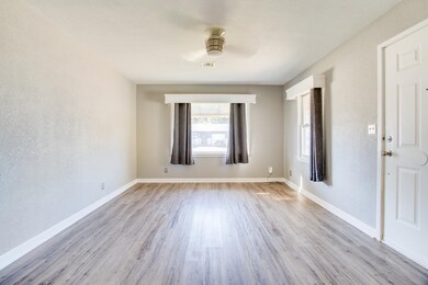 312 E Beech Ave, Enid, OK 73701 - photo 4