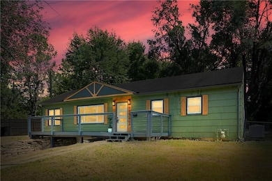 13301 10th St, Grandview, MO 64030 - photo 4