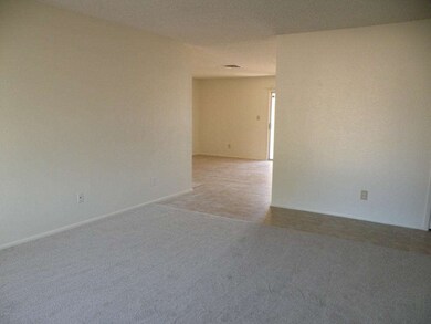 Living Rm to Family Rm
