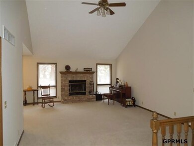 910 S 110th Plaza, Omaha, NE 68154 - photo 3