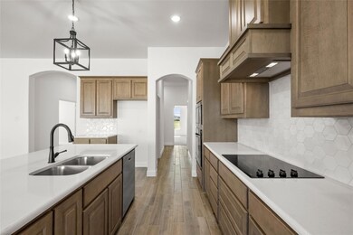 112 Trail Dust- Kitchen-3