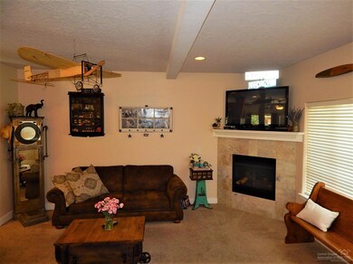 20693 Tango Creek Ave, Bend, OR 97701 - photo 2