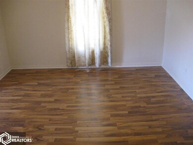 604 N 3rd Ave E, Newton, IA 50208 - photo 2