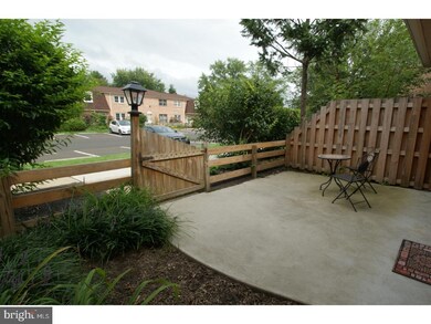 221 Arbour Ct, North Wales, PA 19454 - photo 2