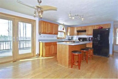 61 Paxton Rd, Spencer, MA 01562 - photo 2