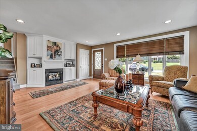 125 Beechtree Dr, Broomall, PA 19008 - photo 4