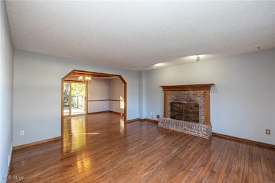 758 Song Bird St, Elyria, OH 44035 - photo 5