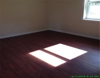 6909 Trehern St, Moss Point, MS 39563 - photo 5