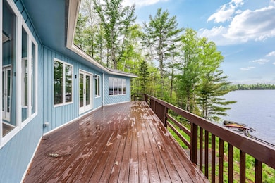 21-web-or-mls-421-deep-cove-rd