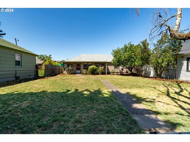 1069 13th Ave SW, Albany, OR 97321 - photo 4