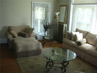 Living Room Comfy & cozy living room