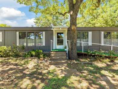 2916 Rolling Oaks Dr, Cleburne, TX 76031 - photo 6