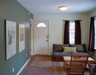 9 Wisconsin Ave, Rensselaer, NY 12144 - photo 4