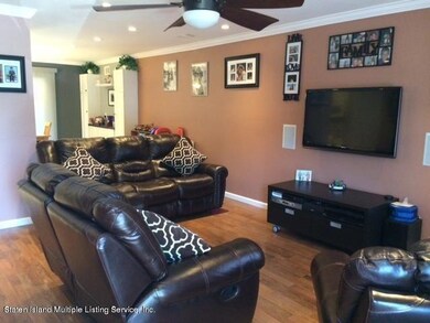 24 Larch Ct unit 554, Staten Island, NY 10309 - photo 7