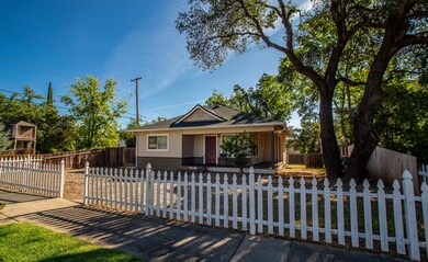 1115 Walnut Ave, Redding, CA 96001 - photo 2