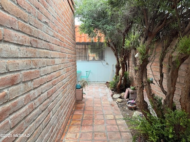 Courtyard Entry Walkway