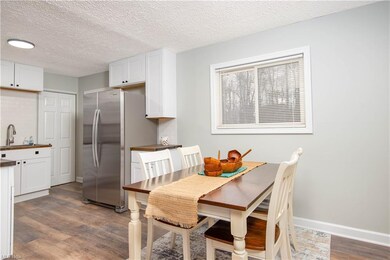 744 Robinhood Dr, Aurora, OH 44202 - photo 7