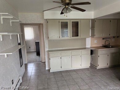 Kitchen Eating Area