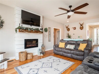 2871 Dickey Mill Rd, Burlington, NC 27217 - photo 4