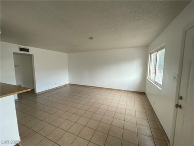 537 Calcaterra Cir unit C, Las Vegas, NV 89119 - photo 5