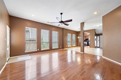 6122 Stilson Branch Ln, Houston, TX 77092 - photo 5