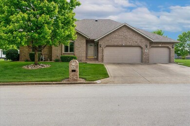 802 Honeysuckle Ln, Nixa, MO 65714 - photo 2