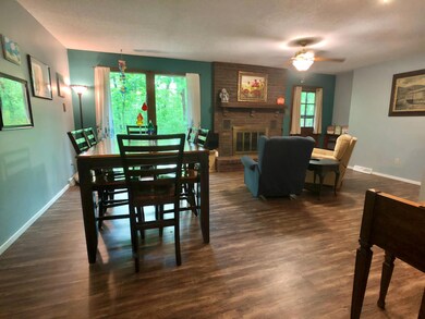 1805 E WHISENHUNT RD COLUMBIA MO 65201