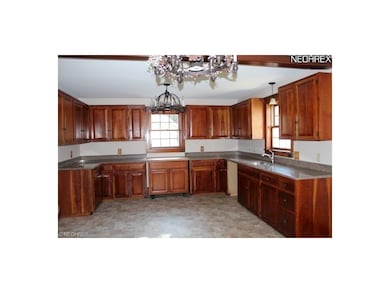 Awesome kitchen with new granite counters and new 