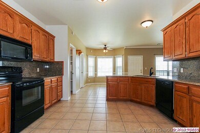 Plenty of room to cook and serve!