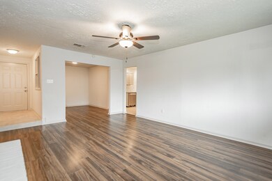 8378 Sorrel Dr, Houston, TX 77064 - photo 7