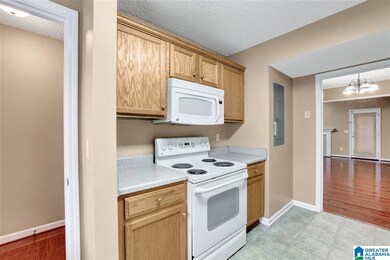 5123 Falling Creek Ln, Birmingham, AL 35235 - photo 7