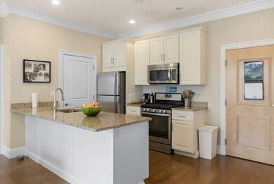 20 Englewood Ave unit 204, Brookline, MA 02445 - photo 2