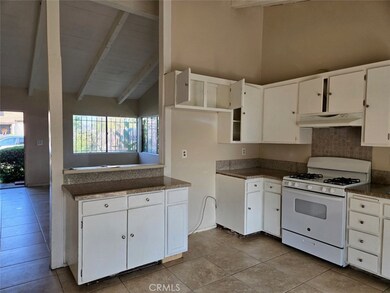 10950 Saticoy St unit 48, Sun Valley, CA 91352 - photo 5