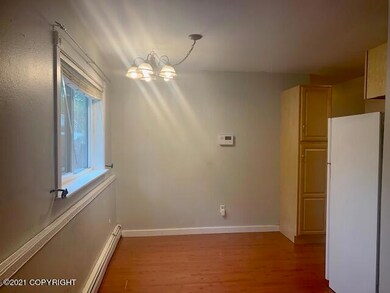 Dining area with lg window