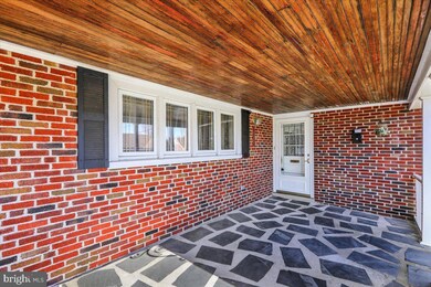 212 Mayer St, Reading, PA 19606 - photo 3