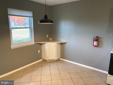 805 Henri Ct unit 805, Burlington, NJ 08016 - photo 6