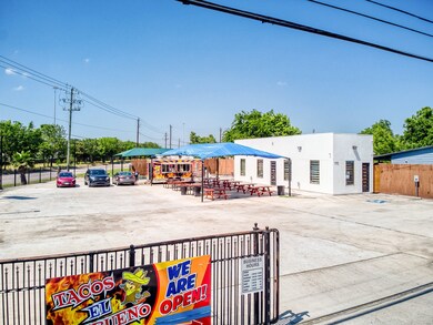 4109 Cedar Hill Ln, Houston, TX 77093 - photo 2