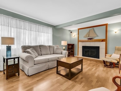 17 Elaine Ave, Saugus, MA 01906 - photo 6