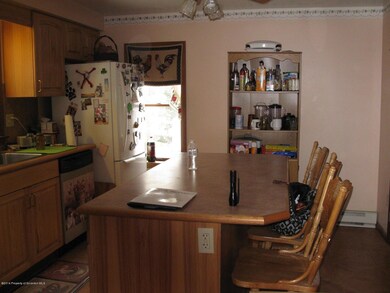 11 Morris St, Pittston, PA 18640 - photo 2