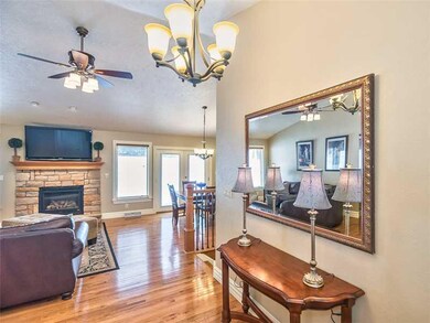Entry/Foyer.