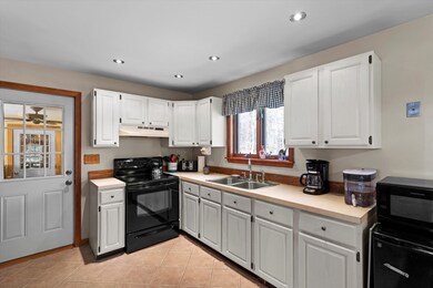 13 Friar Tuck Way, Wolfeboro, NH 03894 - photo 5