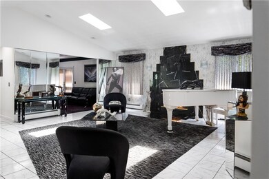 117 Derbyshire Dr, Cranston, RI 02921 - photo 7