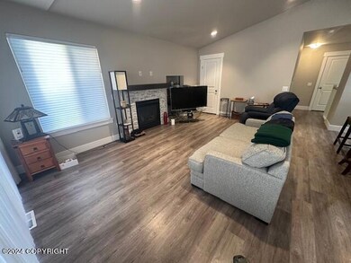 Living Rm w/Fireplace