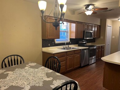 212 Victory St, Bonham, TX 75418 - photo 7