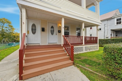 32 Moore Ave, New London, CT 06320 - photo 2